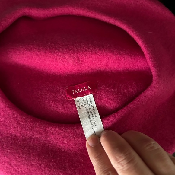 Talula Aritzia Raspberry/Fuchsia Beret - Picture 3 of 5